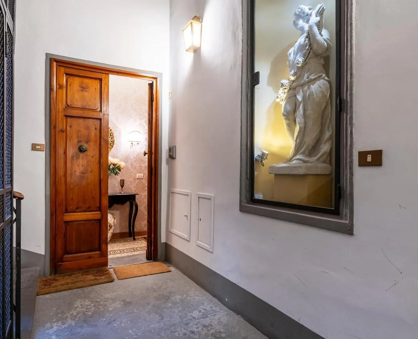 Historic Apartment Borgo Ognissanti, 8 Florens 0*,