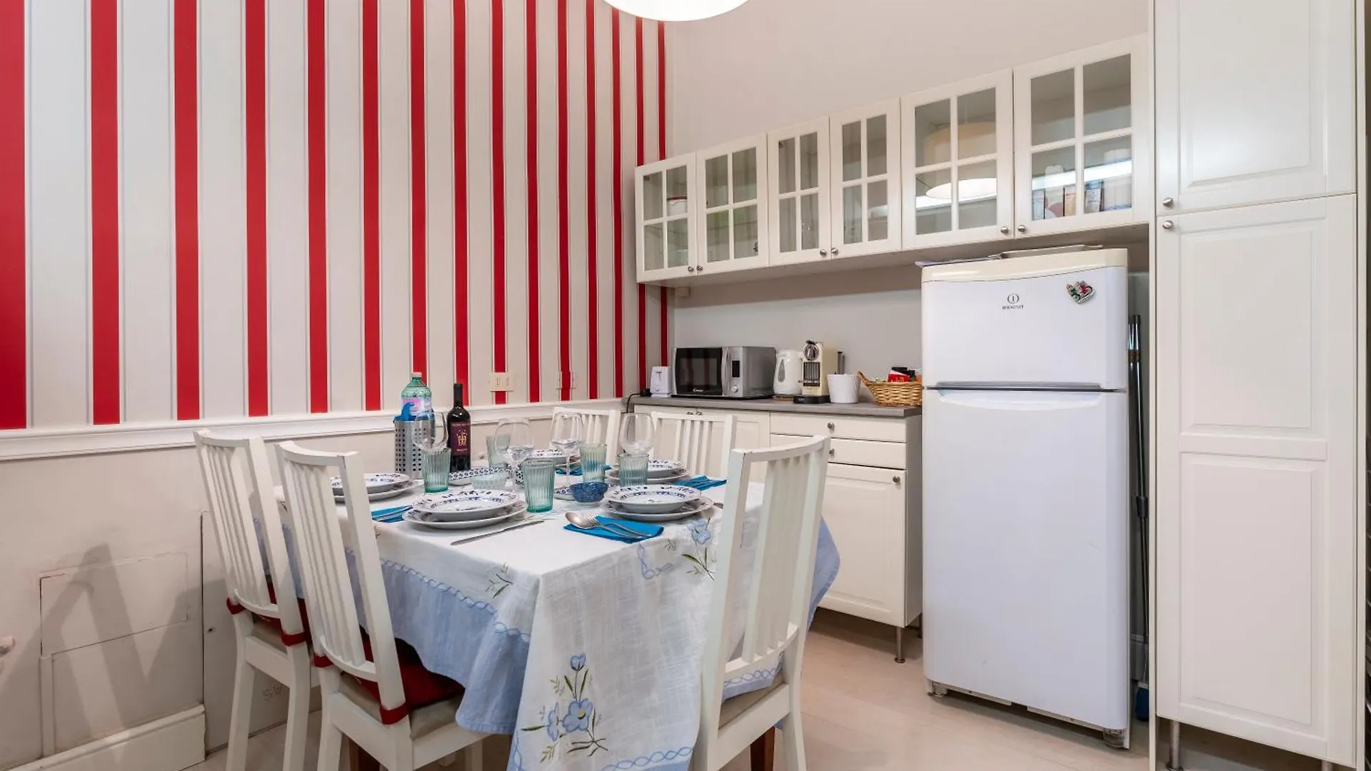 Historic Apartment Borgo Ognissanti, 8 Флоренция