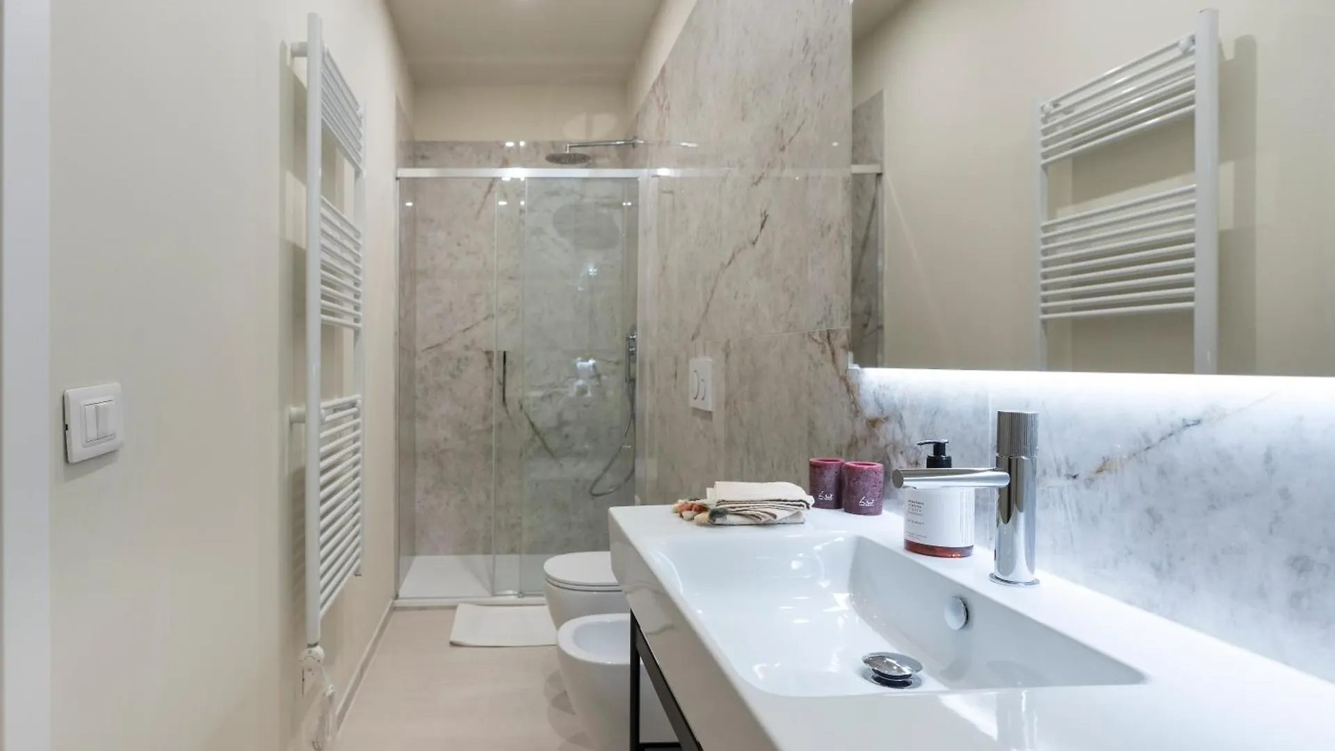 Historic Apartment Borgo Ognissanti, 8 Флоренция